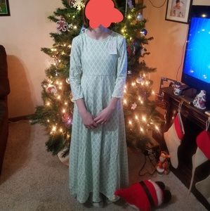 Girls size jr small Omi jo pine maxi dress